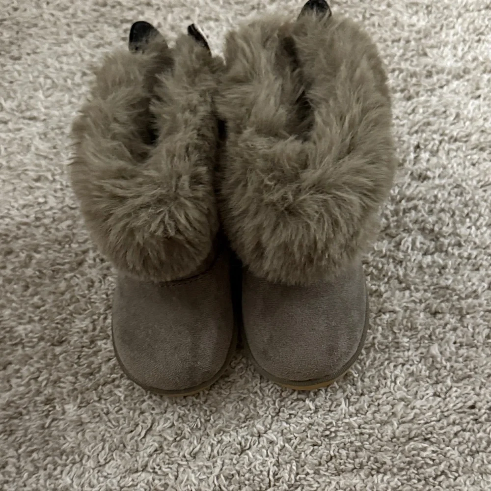 Cozy Gray Fur-Lined Kids Boots